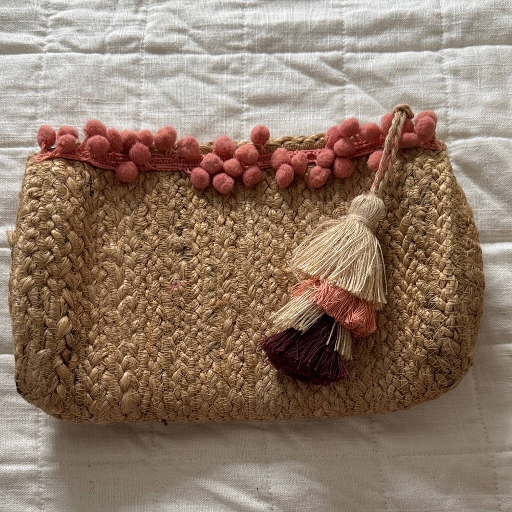 Nordstrom shiraleah Handcrafted Tan Woven Clutch with Pink Accents tassel straw